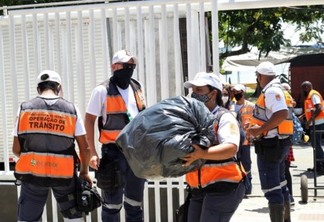 Operadores da NitTrans recolhem e entregam doações para vítimas da tragédia em Petrópolis