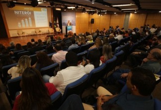 Prefeito fez palestra em encontro organizado pelo Sebrae e pela Fecomércio-RJ