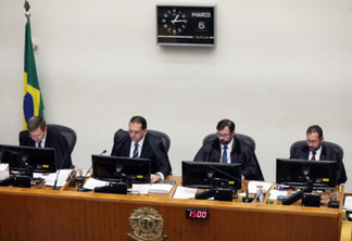 Brasília - A Quinta Turma do Superior Tribunal de Justiça (STJ) começa a julgar pedido do ex-presidente Luiz Inácio Lula da Silva para evitar prisão após segunda instância (José Cruz/Agência Brasil)