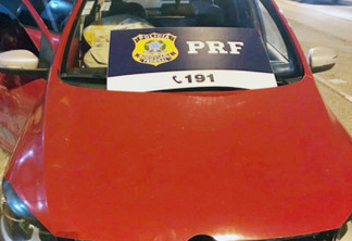 PRF recupera carro furtado há 4 anos e prende suspeito em blitz na BR-101