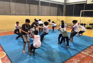 Crianças participam de atividades de Luta no Projeto Luta Niterói
