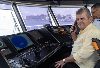 O secretário estadual de transportes, Washington Reis (MDB), em vistoria nas Barcas.