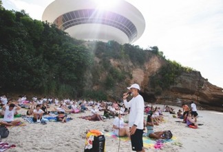 Dharma Bhūmi | "Yoga na Praia"