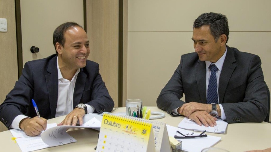 CIDADE: Prefeitura de Niterói assina contrato de R$ 350 milhões com o CAF