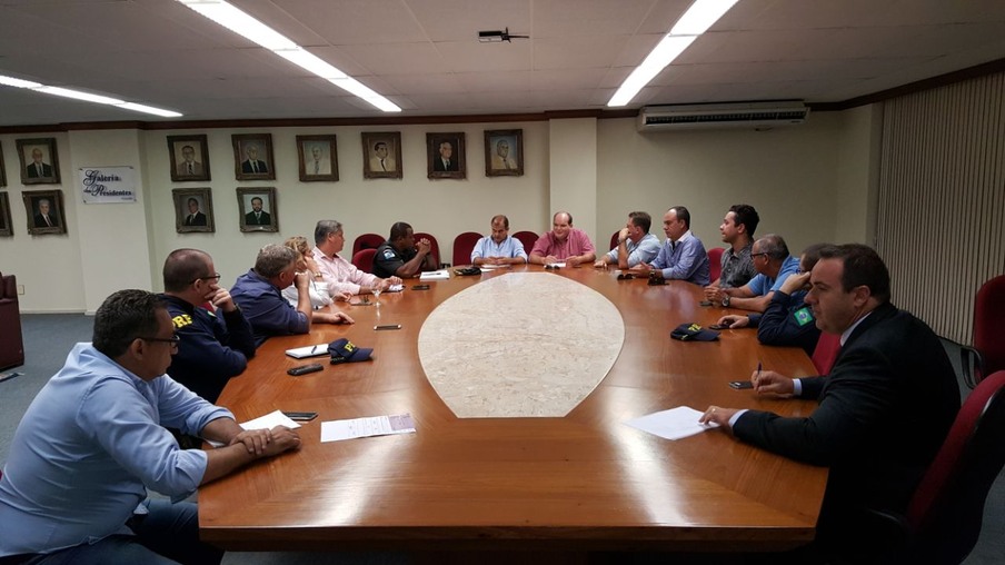 CDL e Conselho Comunitário realizam reunião sobre Roubo de Cargas em Niterói