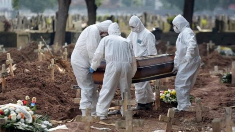 Brasil registra 600.425 mortes por covid-19