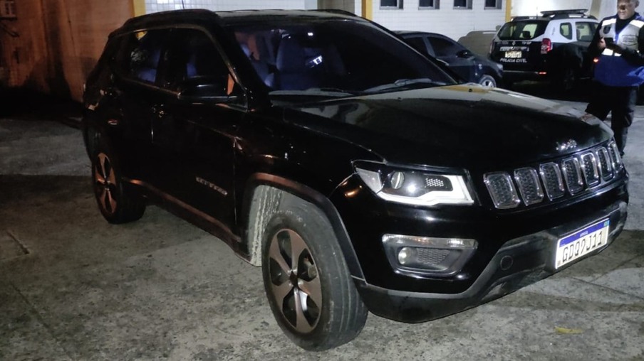 Jeep Compass clonado é apreendido em Niterói