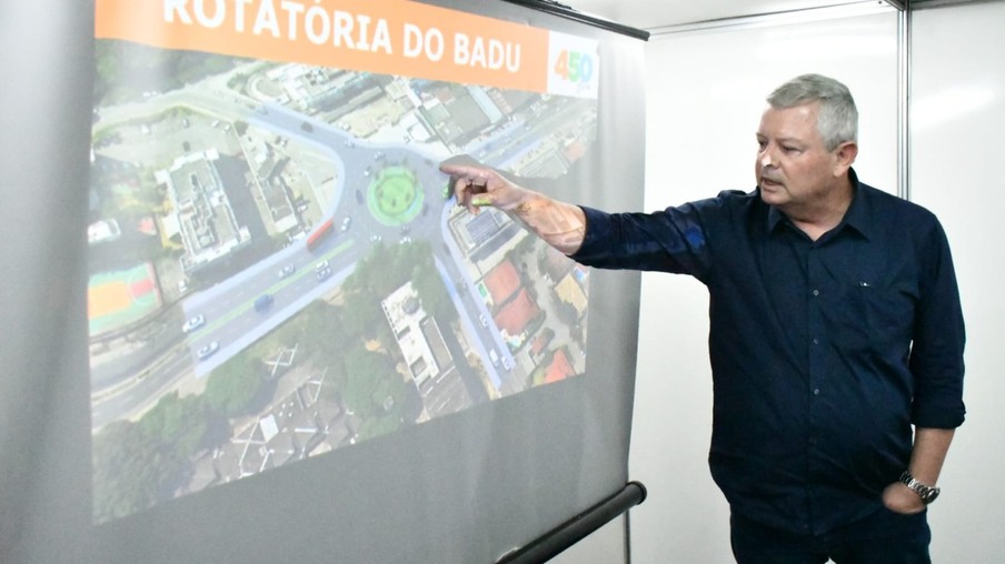 Prefeito anuncia rotatória no Badu | Foto: Bruno Eduardo Alves
