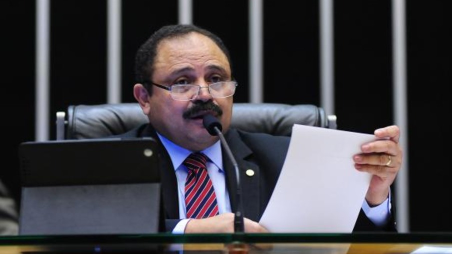 POLÍTICA: Waldir Maranhão anula votação do impeachment na Câmara