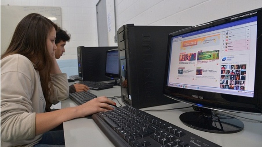 EDUCAÇÃO: Estudantes podem testar conhecimentos no simulado online Hora do Enem