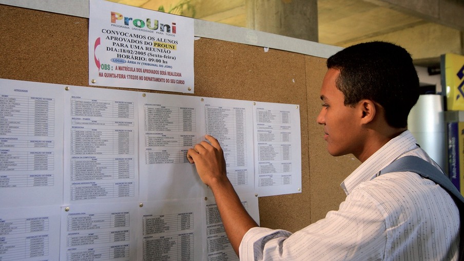 EDUCAÇÃO: Candidatos de lista de espera do ProUni têm até hoje para entregar documentos