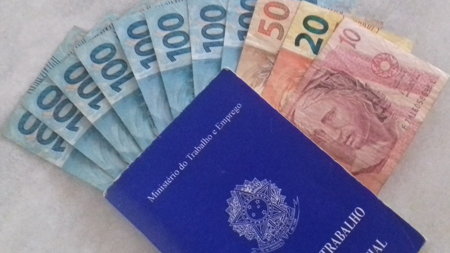 ECONOMIA: Diário Oficial da União publica decreto com o novo salário mínimo de R$ 937