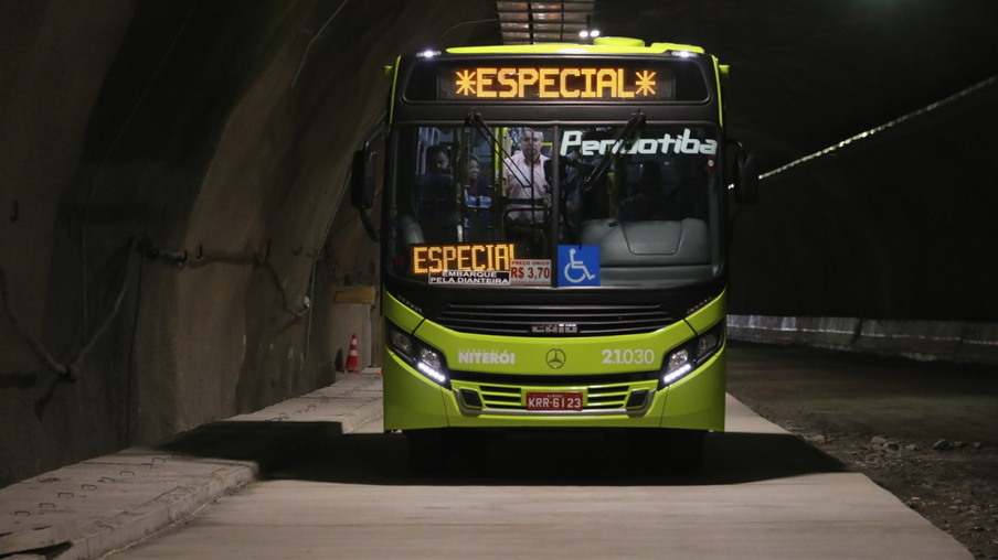 CIDADE: Túnel Charitas-Cafubá tem primeiro teste com ônibus