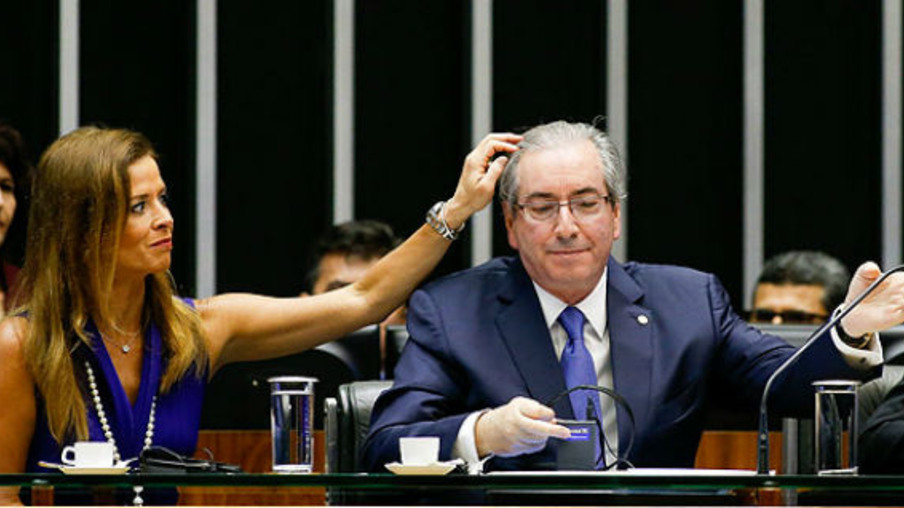 POLÍTICA: Preso em Curitiba, Eduardo Cunha recebe visita da mulher Cláudia Cruz