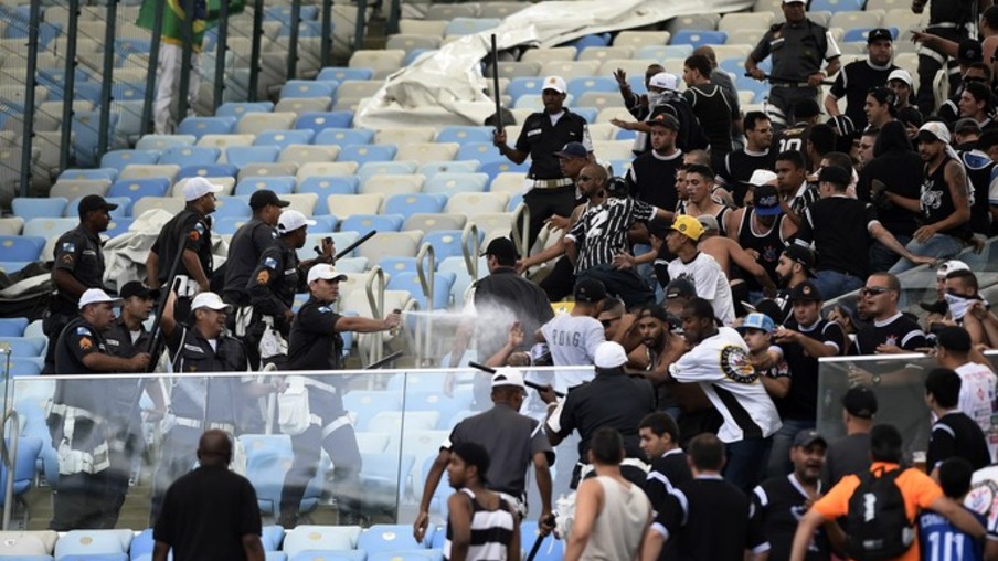 ESPORTES: Justiça vai ouvir torcedores do Corinthians envolvidos em briga no Maracanã