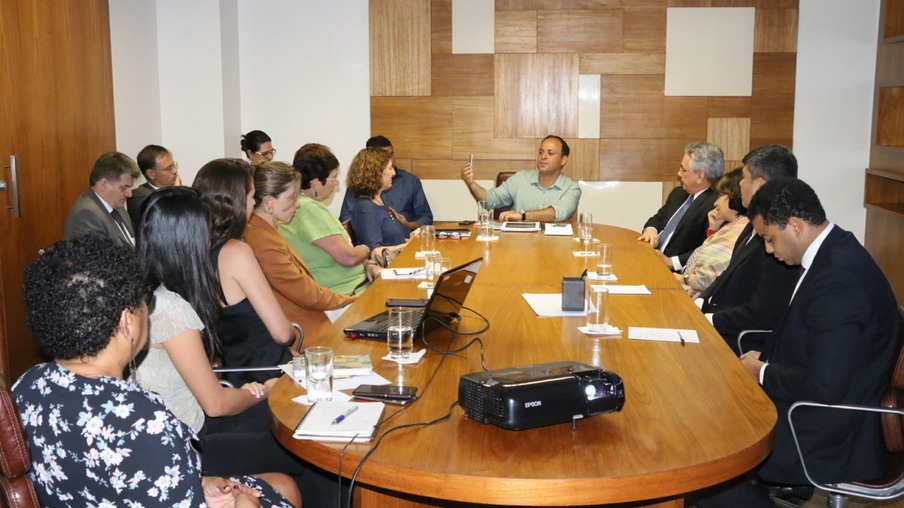 CIDADE: Prefeito Rodrigo Neves discute Plano Diretor com secretários