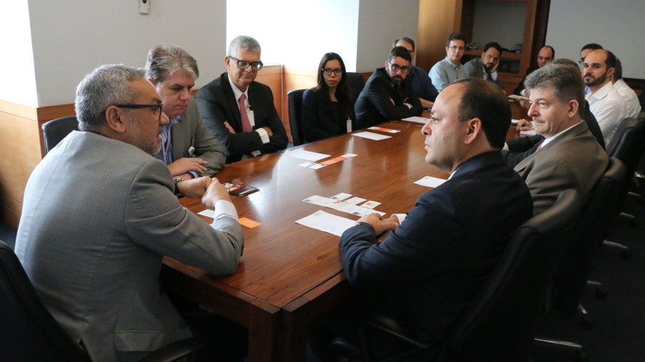 POLÍTICA: Rodrigo Neves se reúne com representantes da ANP e petrolíferas