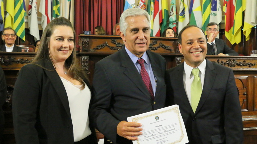 POLÍTICA: Prefeito Rodrigo Neves é diplomado para mais um mandato em Niterói
