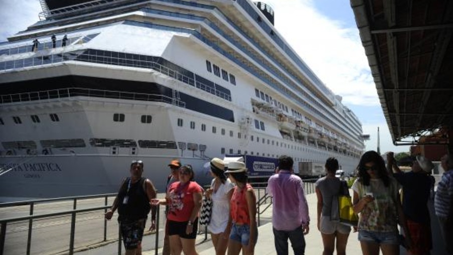 TURISMO: Começa temporada de cruzeiros no Rio; 350 mil turistas devem aportar até abril