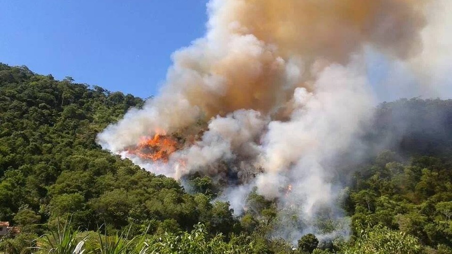 MEIO AMBIENTE: Niterói está em situação de ALTO RISCO para a ocorrência e propagação de incêndios em áreas protegidas e de vegetação urbana