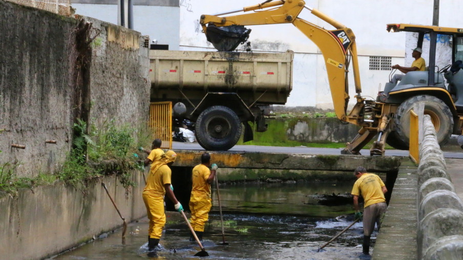 CIDADE: Niterói intensifica limpeza de bueiros e canais