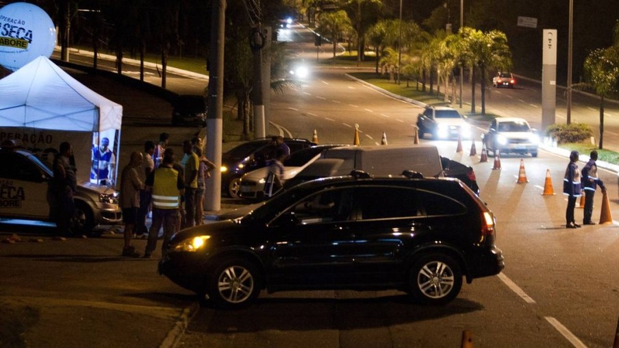 Mais de 500 motoristas são pegos embriagados no Rio nas festas de fim de ano