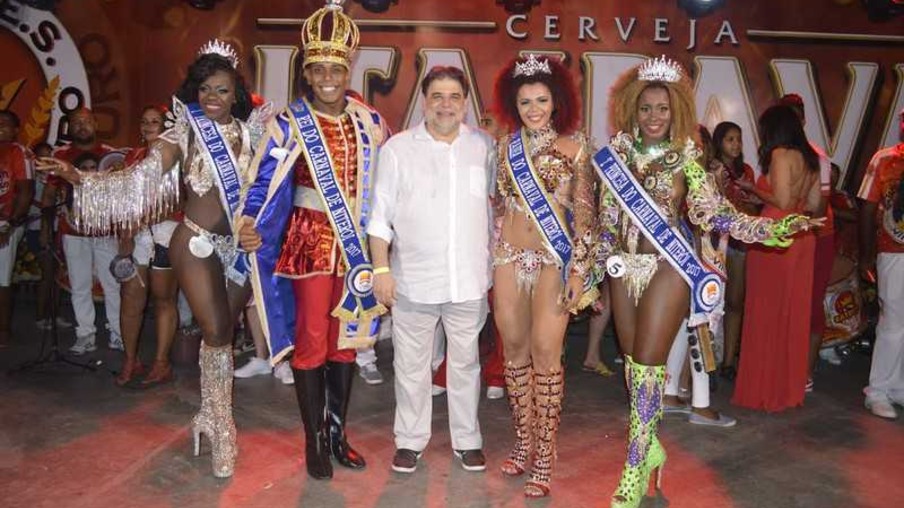 CULTURA: Niterói elege o Rei Momo, a Rainha e as Princesas do Carnaval 2017