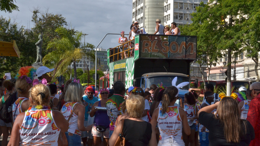 EVENTOS: Bloco Loucos pela Vida abre carnaval de rua de Niterói