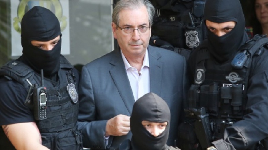 POLÍTICA: Eduardo Cunha presta depoimento hoje à tarde em Curitiba