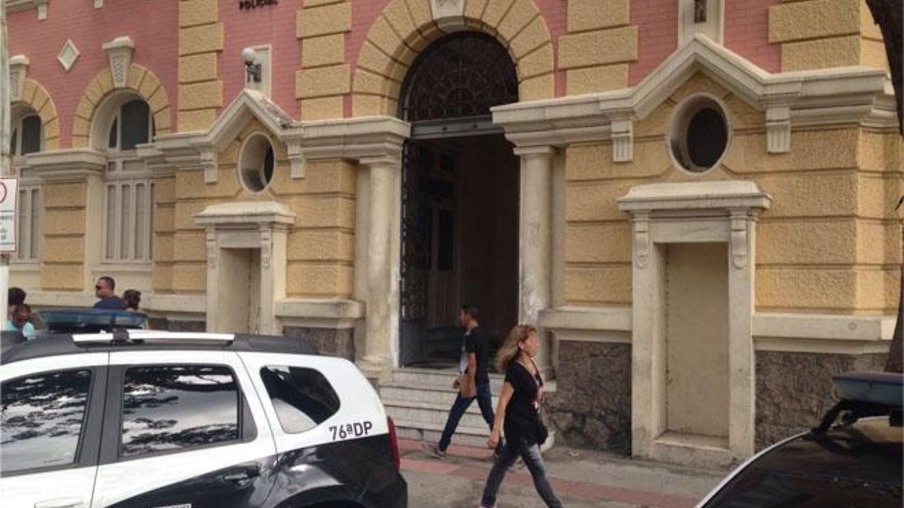 URGENTE: Polícia Civil prende mulher que tinha nove mandados de prisão por extorsão