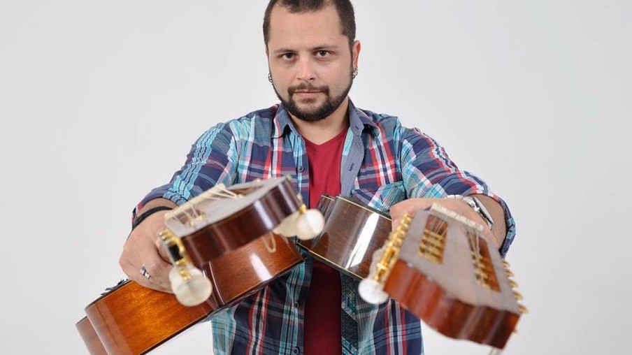 EVENTOS: Gabriel Novotny e o Barkana, apresentam o projeto musical SerTrio, todas as quintas-feiras em Icaraí
