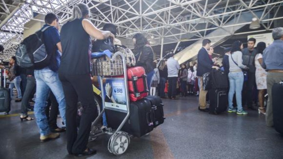 PAÍS: Cobrança de bagagem está suspensa, mas outras mudanças entrarão em vigor
