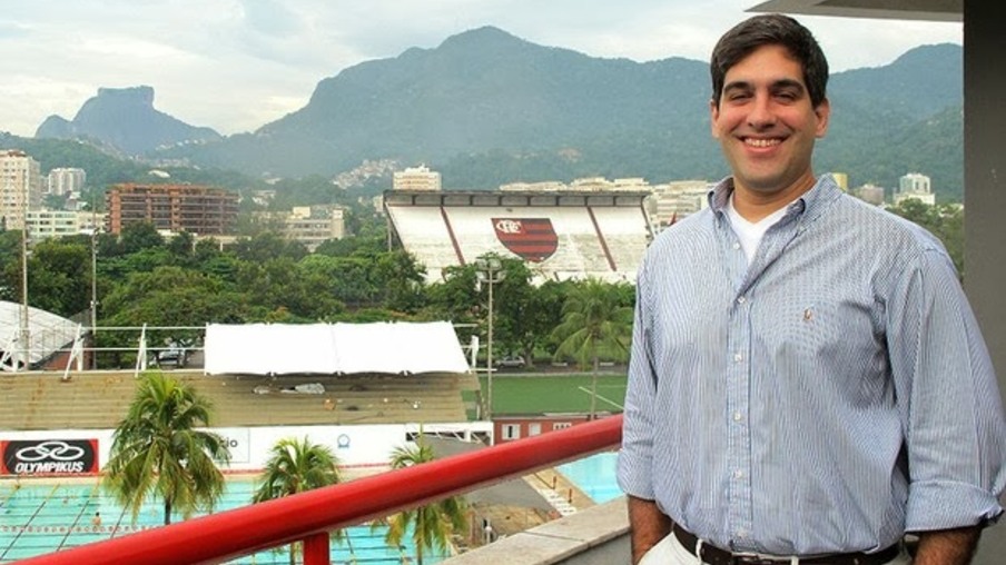 ESPORTES: Vice-Presidente do Flamengo confirma busca por terrenos em Niterói para estádio próprio