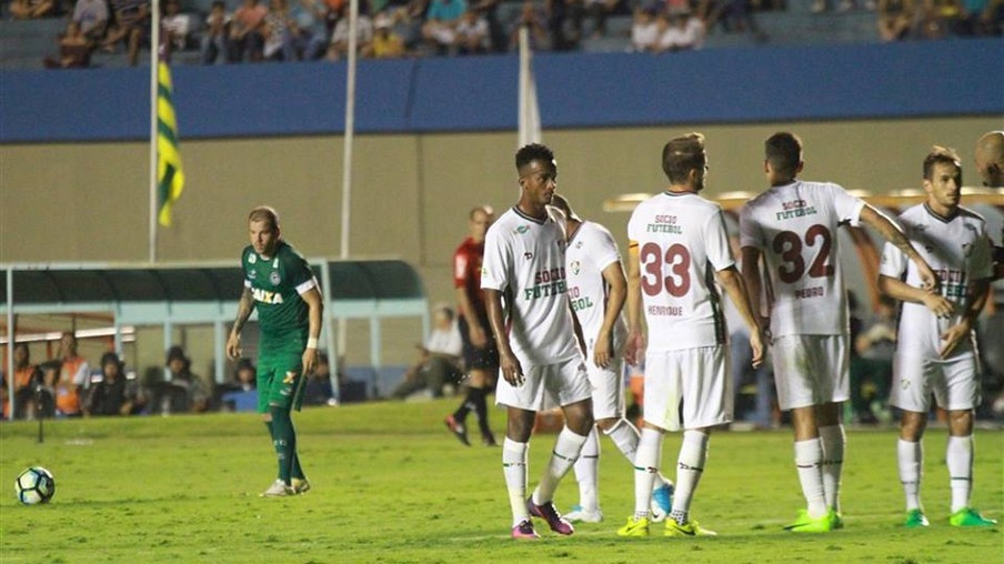 ESPORTES: Cavalieri é expulso, Fluminense sai na frente, mas sede a virada para o Goiás