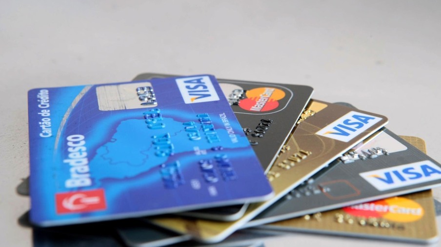 ECONOMIA: Novas regras para rotativo do cartão de crédito valem a partir de hoje