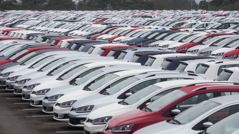 ECONOMIA: Vendas de carros e comerciais leves crescem 38,86% em março, diz Fenabrave