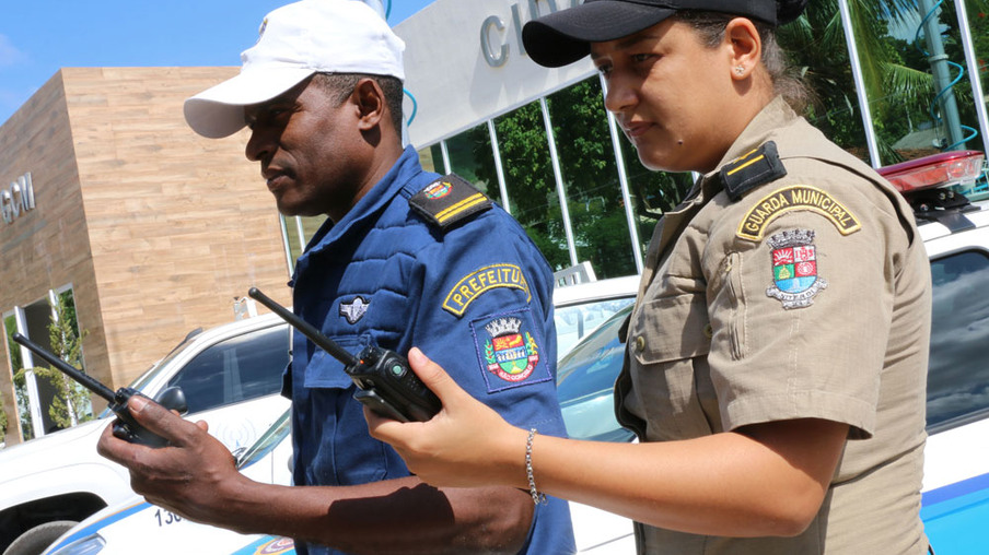 CIDADE: Guarda Municipal de Niterói recebe cem radiotransmissores  da Secretaria de Estado de Segurança