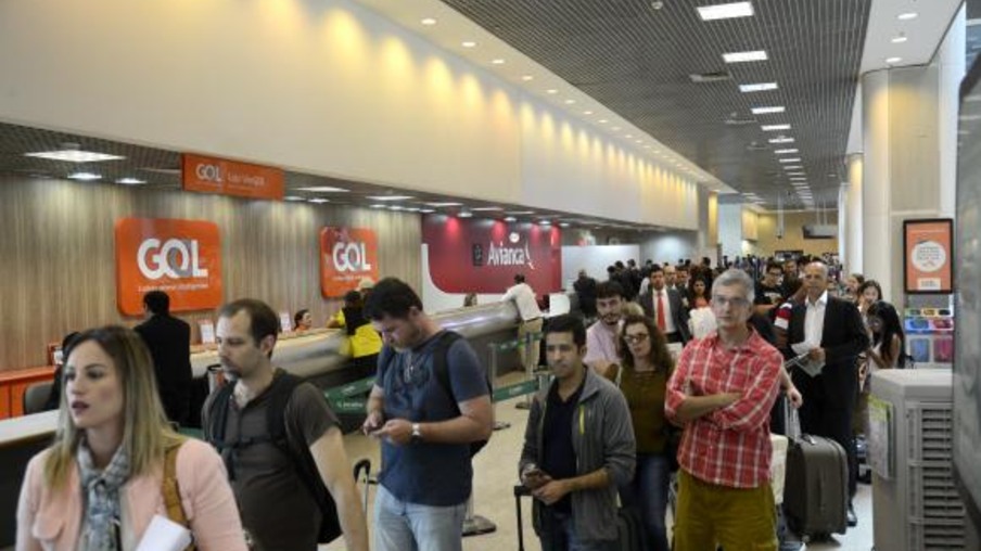 GERAL: Aeroporto Santos Dumont, no Rio, reabre por instrumentos; 21 voos são cancelados