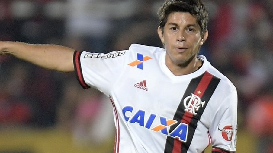 ESPORTES: Flamengo enfrenta o Fluminense em jogo que pode ser marcado pelo reencontro de Conca com seu ex-clube