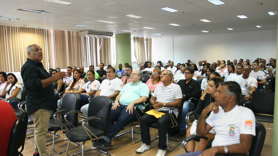 CIDADE: Repórter aéreo Genilson Araújo realiza palestra para agentes e operadores de trânsito da NitTrans