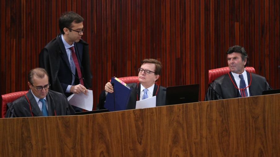 Brasília - O Tribunal Superior Eleitoral (TSE) retoma o julgamento da ação em que o PSDB pede a cassação da chapa Dilma-Temer, vencedora das eleições presidenciais de 2014 (Fabio Rodrigues Pozzebom/Agência Brasil)