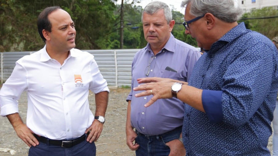Rodrigo Neves visita o Centro de Tratamento de Resíduos, no Morro do Céu