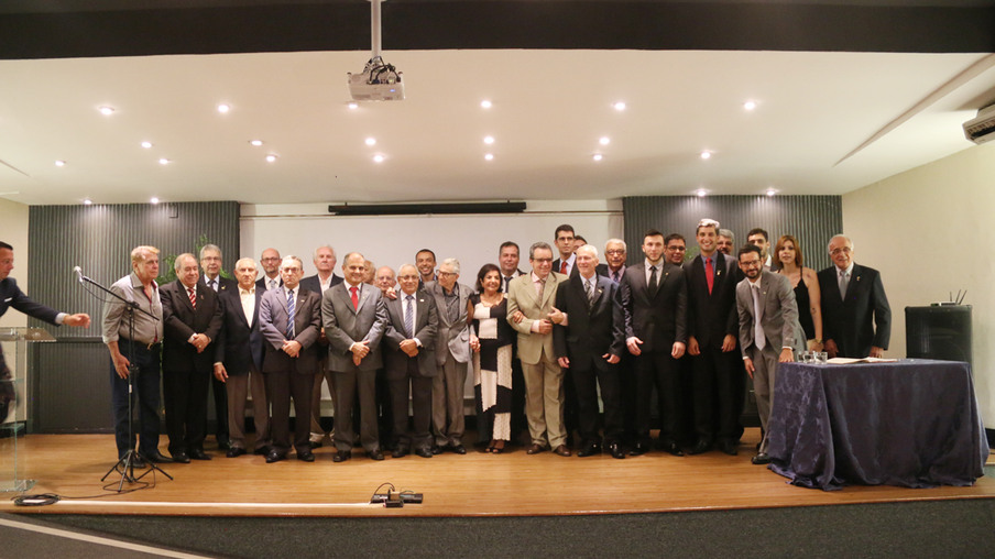Autoridades e empresários participam da posse da nova diretoria da CDL Niterói