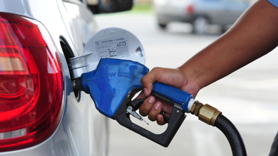 Preços da gasolina e do diesel terão a primeira variação de 2018 amanhã