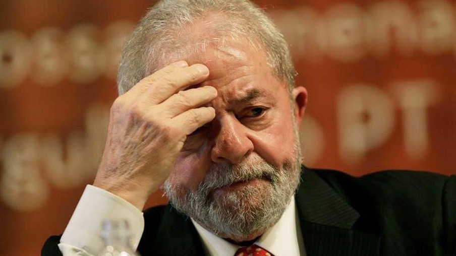 Juiz manda apreender passaporte do ex-presidente Lula