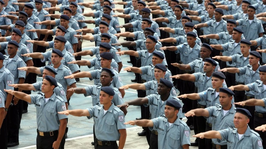 Oficiais da Polícia Militar deverão ser formados em Direito