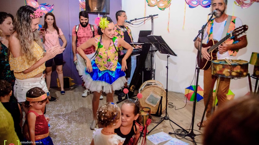 Plaza Shopping Niterói realiza Bailinho de Carnaval exclusivo com samba e oficinas infantis