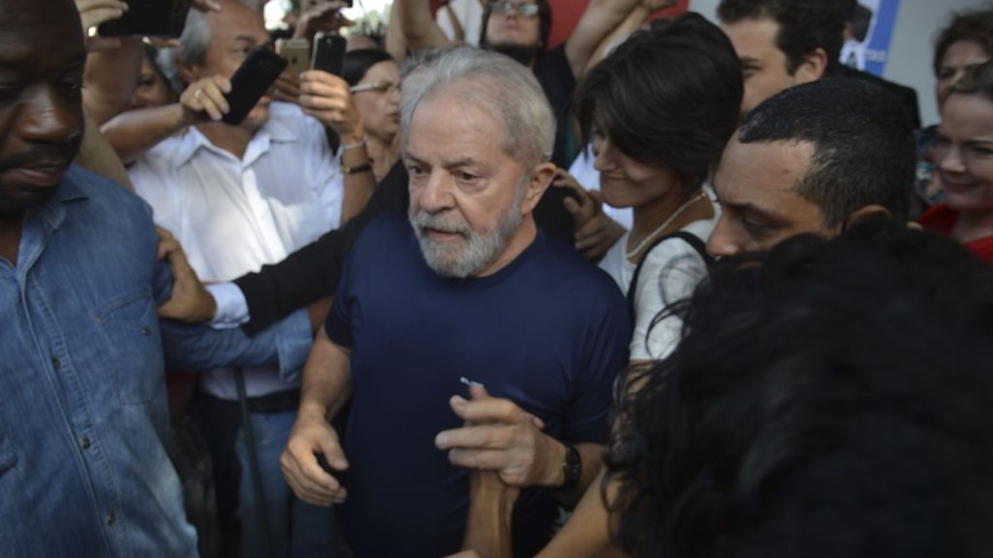 São Bernardo do Campo (SP) - Discurso de Lula no Sindicato dos Metalúrgicos do ABC.