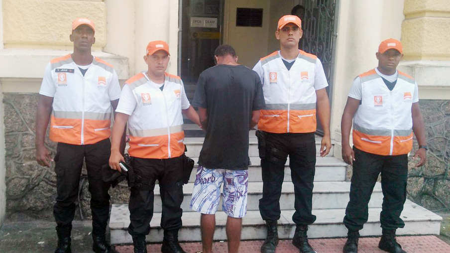 Agentes do Niterói Presente prendem chefe do tráfico do Morro do Estado