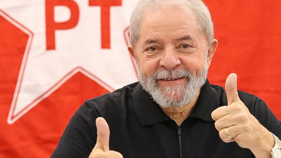Favreto dá prazo de uma hora para soltar Lula